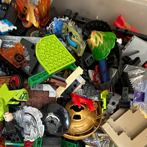 Lego bulk lot mixed bricks - lot,